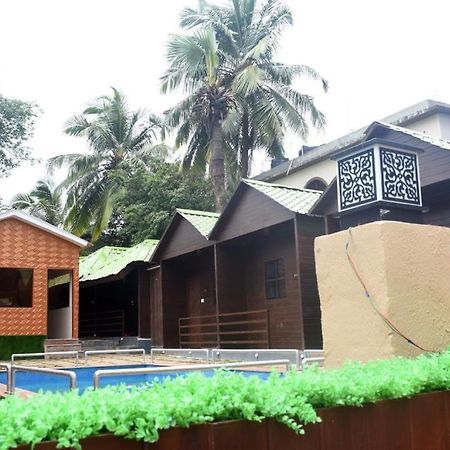 Woodhouse Beach Resort Baga Exterior photo