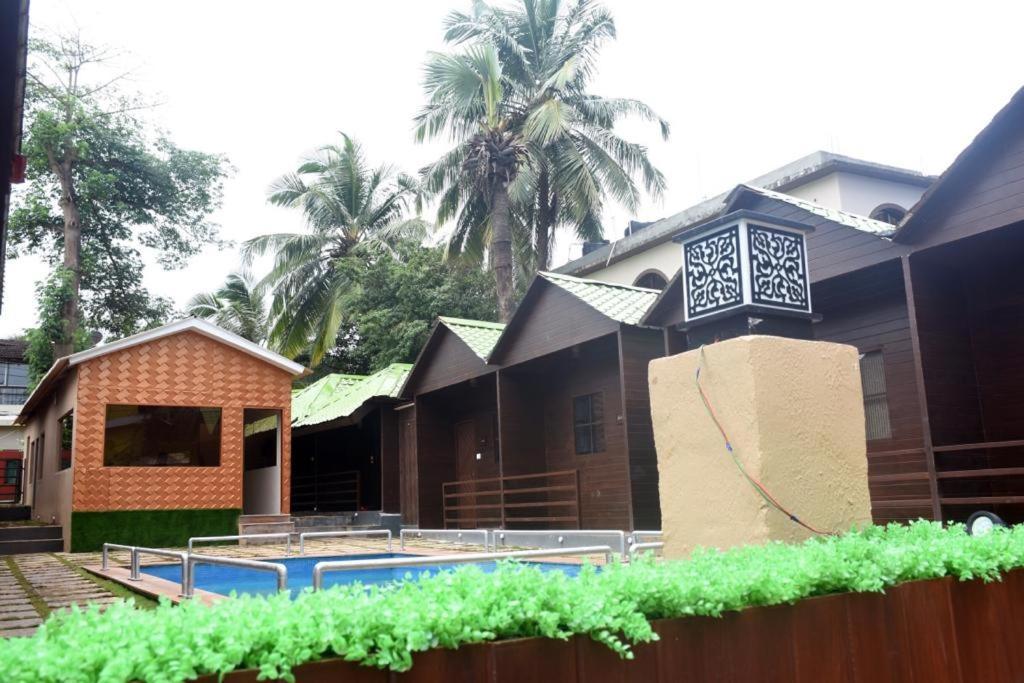 Woodhouse Beach Resort Baga Exterior photo