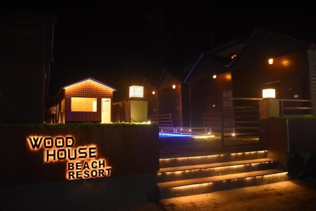 Woodhouse Beach Resort Baga Exterior photo