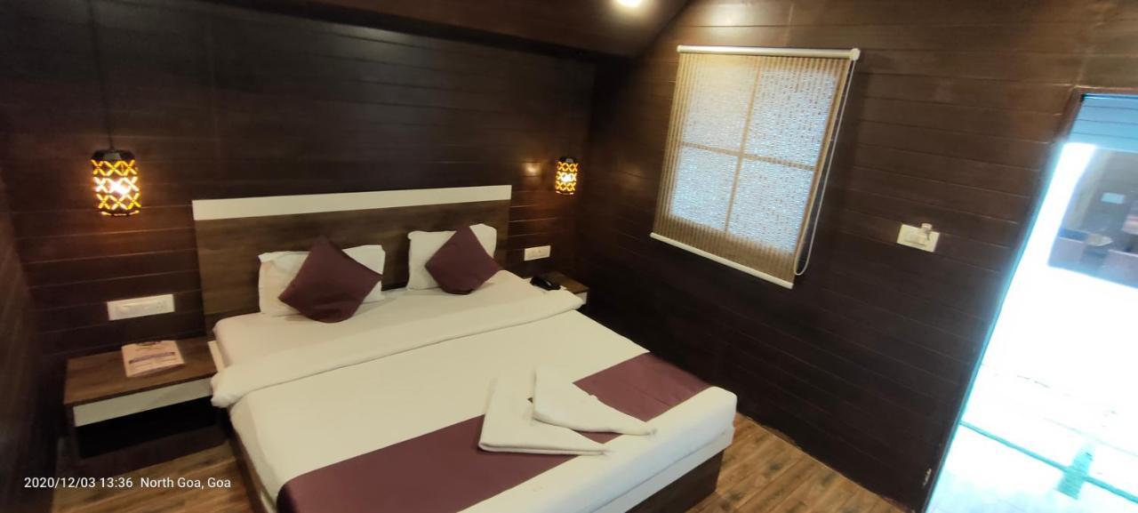 Woodhouse Beach Resort Baga Exterior photo