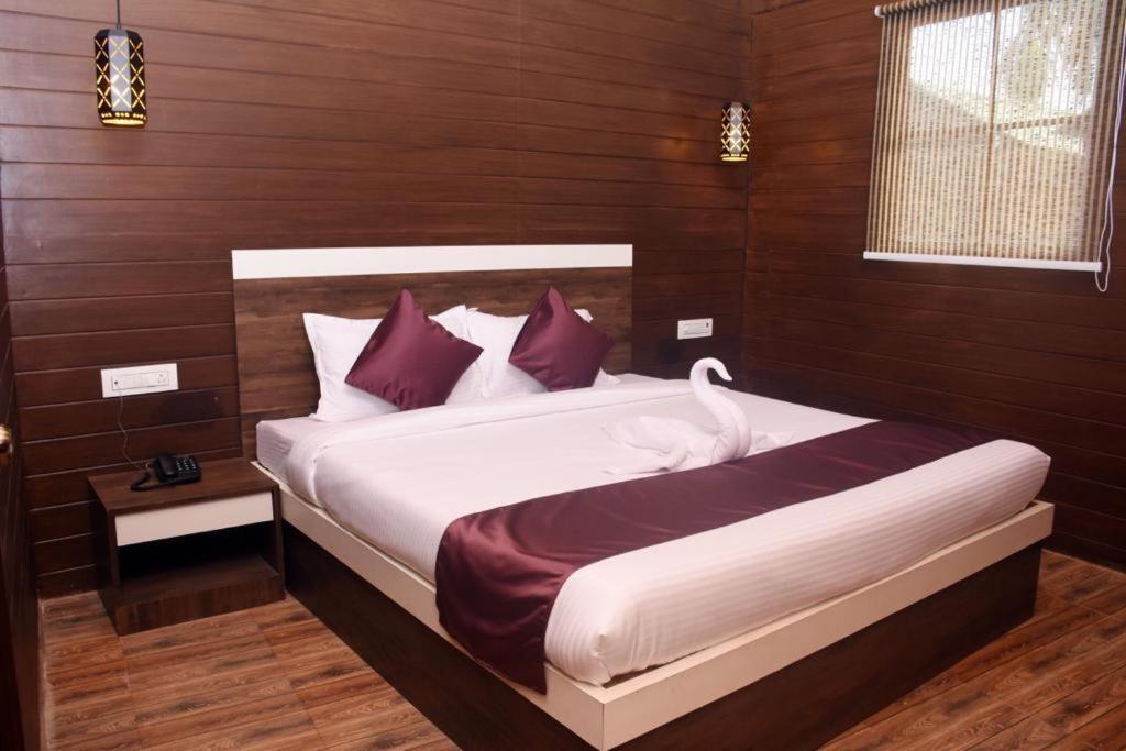 Woodhouse Beach Resort Baga Exterior photo