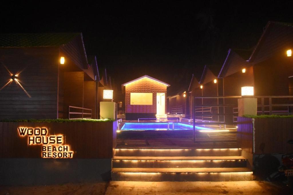 Woodhouse Beach Resort Baga Exterior photo