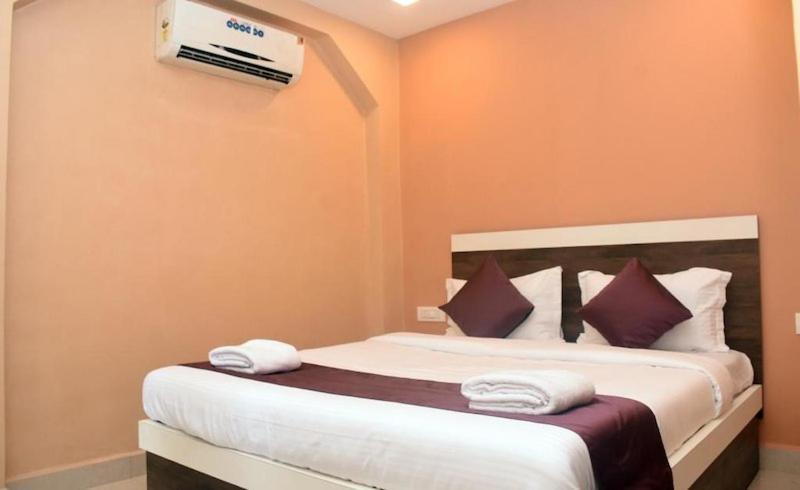 Woodhouse Beach Resort Baga Exterior photo