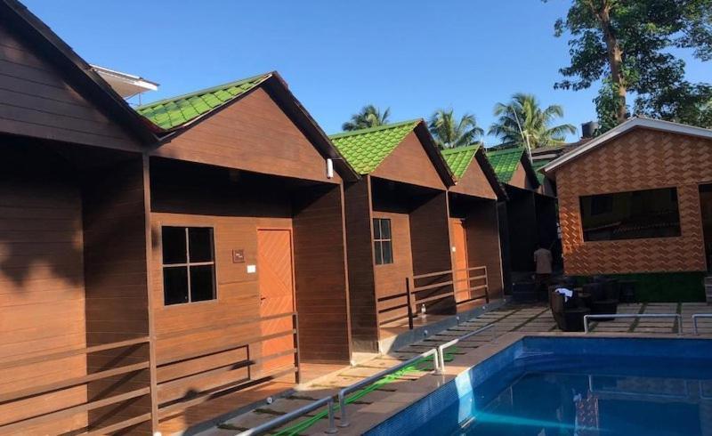 Woodhouse Beach Resort Baga Exterior photo